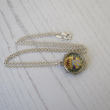 Charger l'image dans la galerie, Silver Queen Victoria Enamel Coin Pendant Fob