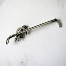 Charger l'image dans la galerie, Antique Victorian Silver Horseshoe, Fox & Crop Stock Pin