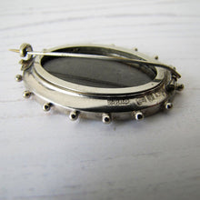 Charger l'image dans la galerie, Victorian Aesthetic Silver Locket Back Brooch. - MercyMadge