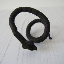 Charger l'image dans la galerie, Antique Chinese Carved Victorian Snake Bracelet