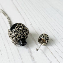 Charger l'image dans la galerie, Victorian Silver Miniature Scent Bottle Pendant