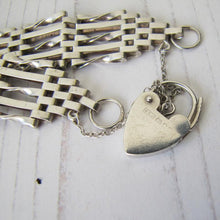 Charger l'image dans la galerie, Vintage Silver Gate Bracelet With Heart Padlock, London 1979