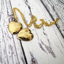 Charger l'image dans la galerie, Vintage 9ct Gold & Diamond Heart Locket - MercyMadge
