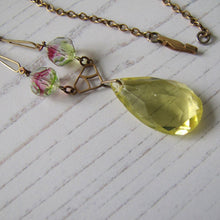 Charger l'image dans la galerie, Art Deco Iris Glass Lavalier Pendant Necklace - MercyMadge