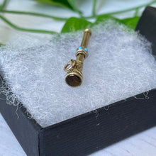 Charger l'image dans la galerie, Victorian 15ct Gold & Turquoise Pencil Pendant
