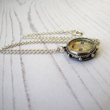 Charger l'image dans la galerie, Silver Queen Victoria Enamel Coin Pendant Fob