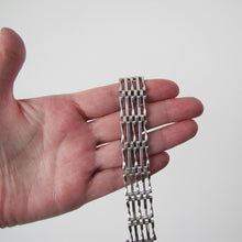 Charger l'image dans la galerie, Vintage Silver Gate Bracelet With Heart Padlock, London 1979