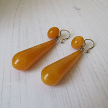 Cargar imagen en el visor de la galería, Antique Baltic Amber Torpedo Earrings