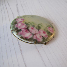 Charger l'image dans la galerie, Antique Hand Painted Porcelain Large Brooch