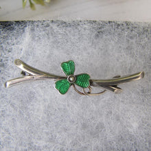 Charger l'image dans la galerie, Antique Silver & Green Enamel Shamrock Pin
