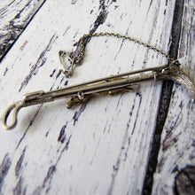 Cargar imagen en el visor de la galería, Antique Victorian Gold And Silver Fox Hunting Stock Pin.