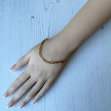 Cargar imagen en el visor de la galería, Vintage 9ct Gold Trombone Link Fetter Bracelet