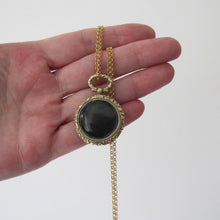 Charger l'image dans la galerie, 15ct Carved Gold Memorial Locket For Sir John Guise, English Baronet 1865 - MercyMadge