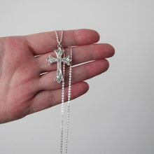 Cargar imagen en el visor de la galería, Antique Victorian Engraved Sterling Silver Cross & Chain