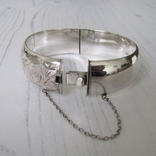 Charger l'image dans la galerie, Victorian Style Engraved Silver Vintage Bracelet