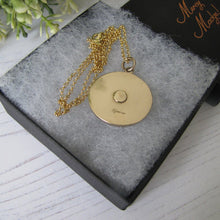 Cargar imagen en el visor de la galería, Vintage 1960's 9ct Gold Spinning Roulette Pendant - MercyMadge