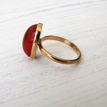 Charger l'image dans la galerie, Art Deco 18ct Gold Carnelian Bezel Ring - MercyMadge