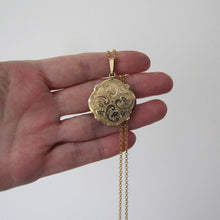 Charger l'image dans la galerie, Edwardian Revival Rolled Gold Engraved Fern Locket, Andreas Daub, Germany