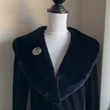 Cargar imagen en el visor de la galería, Victorian Aesthetic Sterling Silver Brooch