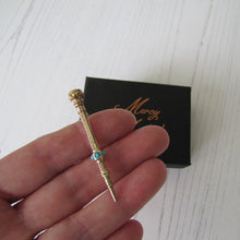 Charger l'image dans la galerie, Victorian 15ct Gold & Turquoise Pencil Pendant Fob - MercyMadge