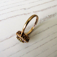 Cargar imagen en el visor de la galería, Vintage 9ct Gold Peridot & Spinel Halo Ring - MercyMadge