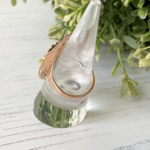 Cargar imagen en el visor de la galería, Victorian 9ct Gold, Pearl and Whitby Jet Forget-me-Not Ring