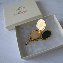 Cargar imagen en el visor de la galería, Vintage 1930s Rolled Gold & Onyx Hidden Locket Pendant - MercyMadge
