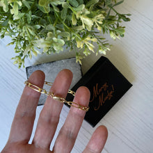 Cargar imagen en el visor de la galería, Vintage 9ct Gold Trombone Link Fetter Bracelet