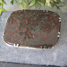 Charger l'image dans la galerie, Antique Scottish Silver & Jasper Brooch