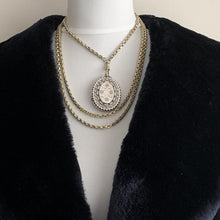 Cargar imagen en el visor de la galería, Victorian Gold Gilt 60" Long Guard Chain