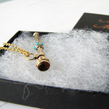 Charger l'image dans la galerie, Victorian 15ct Gold & Turquoise Pencil Pendant Fob - MercyMadge