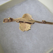 Charger l'image dans la galerie, Gold Victorian Dog Cravat/Tie Pin, Flushing Spaniel - MercyMadge