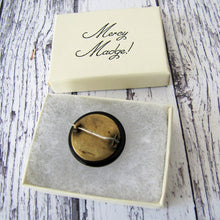 Charger l'image dans la galerie, Antique Whitby Jet & Coral Cameo Brooch - MercyMadge