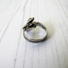 Charger l'image dans la galerie, Antique Turquoise & Silver Double Snake Ring - MercyMadge