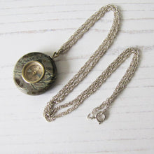 Charger l'image dans la galerie, Victorian Scottish Silver & Agate Compass Pendant Fob