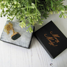 Charger l'image dans la galerie, Antique Victorian 9ct Gold Green Chalcedony Seal Fob Pendant