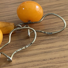 Cargar imagen en el visor de la galería, Antique Baltic Amber Torpedo Earrings