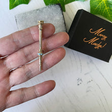 Charger l'image dans la galerie, Victorian 15ct Gold & Turquoise Pencil Pendant