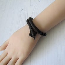 Charger l'image dans la galerie, Antique Chinese Carved Victorian Snake Bracelet