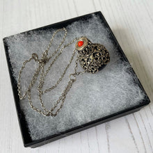 Charger l'image dans la galerie, Victorian Silver Miniature Scent Bottle Pendant