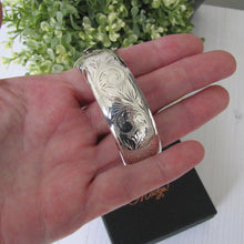 Charger l'image dans la galerie, Victorian Style Engraved Silver Vintage Bracelet