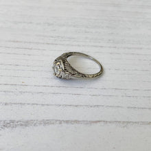 Lade das Bild in den Galerie-Viewer, Antique 14ct White Gold Diamond Filigree Ring - MercyMadge