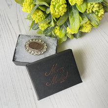 Cargar imagen en el visor de la galería, Georgian Black Dot Paste Locket Brooch With Hair Work