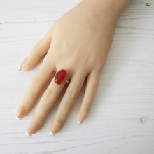 Charger l'image dans la galerie, Art Deco 18ct Gold Carnelian Bezel Ring - MercyMadge