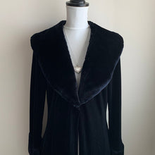 Charger l'image dans la galerie, Vintage Sterling Silver Engraved Puffy Heart Locket