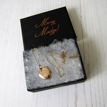 Charger l'image dans la galerie, Victorian 9ct Gold & Pearl Heart Locket On Chain - MercyMadge