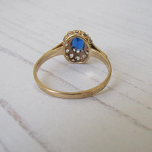 Cargar imagen en el visor de la galería, Vintage 9ct Gold, Blue Topaz & White Spinel Cluster Ring