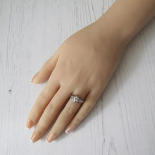 Lade das Bild in den Galerie-Viewer, Antique 14ct White Gold Diamond Filigree Ring - MercyMadge