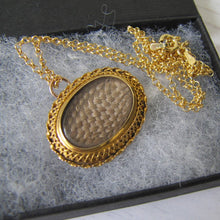 Carica l'immagine nel visualizzatore di Gallery, Antique 15ct Gold Locket Pendant, Mourning For Edward Aged 8 - MercyMadge