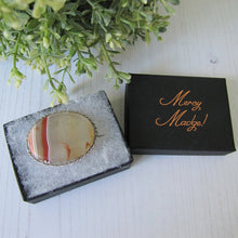 Carica l'immagine nel visualizzatore di Gallery, Georgian/Victorian Scottish Banded Agate Silver Brooch